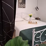 Studio Apartman Maris Apartment *